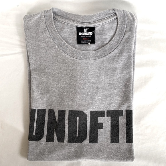Gently Worn Undefeated Gray Logo Black Color Men’s Tee Size Small - Picture 3 of 10